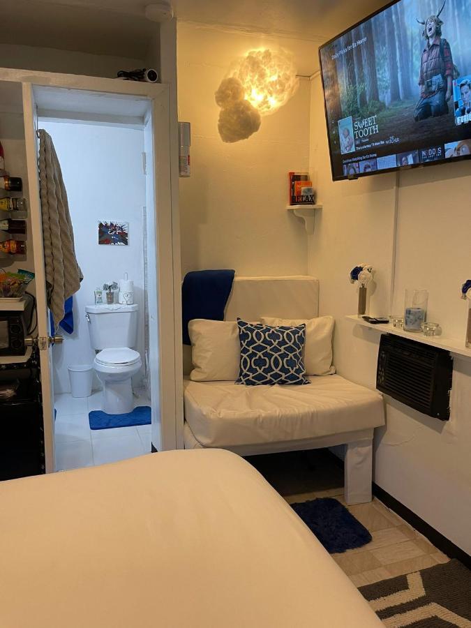 Blue Royalty Bed and Breakfast Portmore Exteriör bild