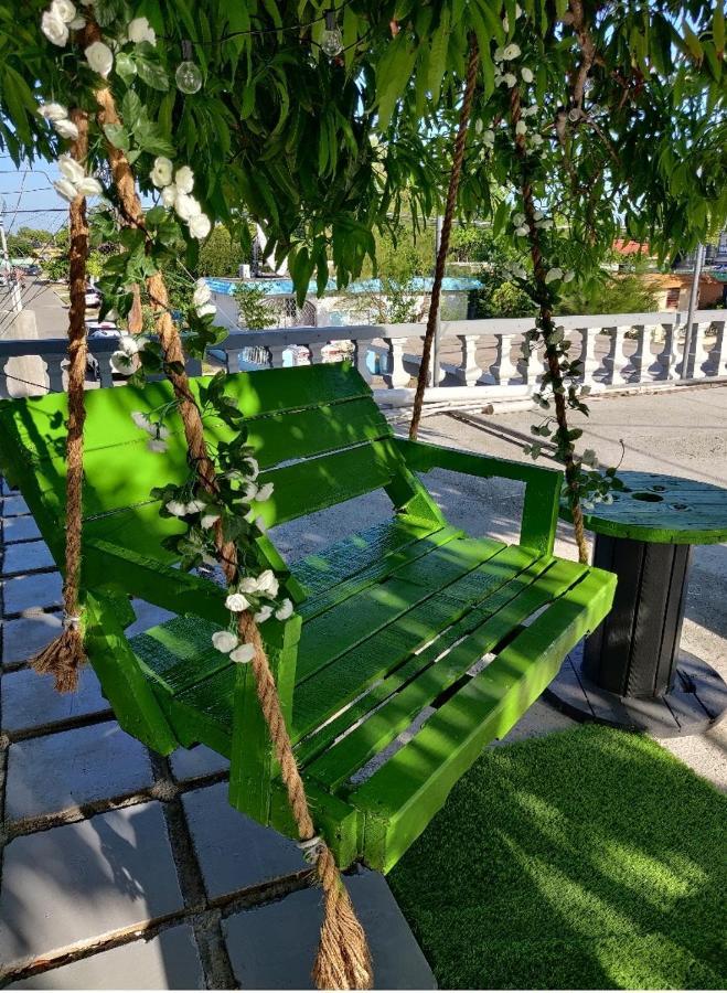 Blue Royalty Bed and Breakfast Portmore Exteriör bild