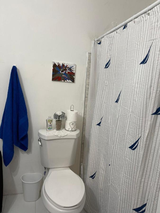 Blue Royalty Bed and Breakfast Portmore Exteriör bild